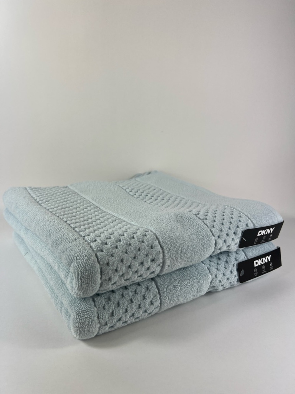 DKNY Bath Towel Set Pale Blue Plush 100% Cotton Quick Dry Zero Twist Set of 2